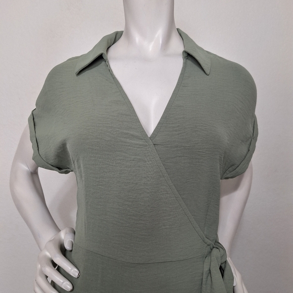 NEW Green Preppy Minimalist Cottagecore Short Sleeve V-Neck Wrap Dress Size XS - Picture 4 of 15